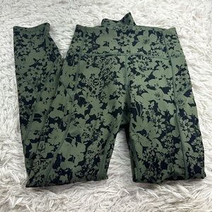 Lululemon In Movement 7/8 Tight *Everlux 25" Efflorescent Barracks Green Black